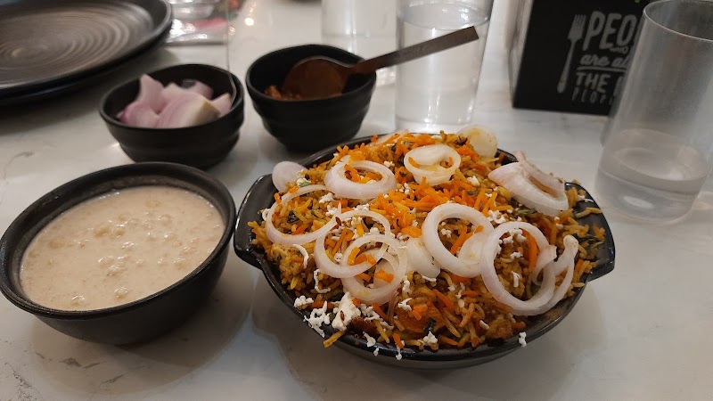 Madhur Restaurant & Banquet - Madhur Restaurant & Banquet Traffic Chauraha, Stanley Rd, Juhi Colony, Vivek Vihar Colony, Old Katra, Prayagraj, Uttar Pradesh 211002, India