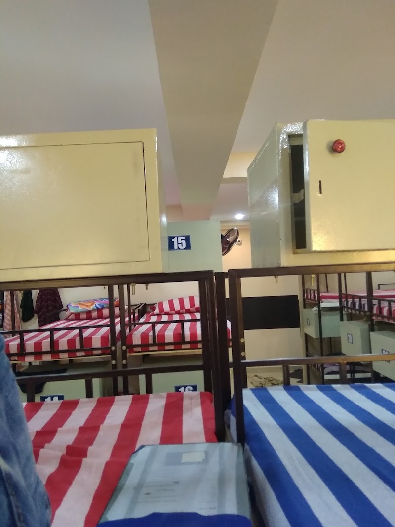 Sleepwell AC Deluxe Dormitory - Sleepwell AC Deluxe Dormitory 48-10-40, near buddhil park hotel srinagar lane, prakasam road, opp. lalitha jewellers, Dwaraka Nagar, Visakhapatnam, Andhra Pradesh 530016, India