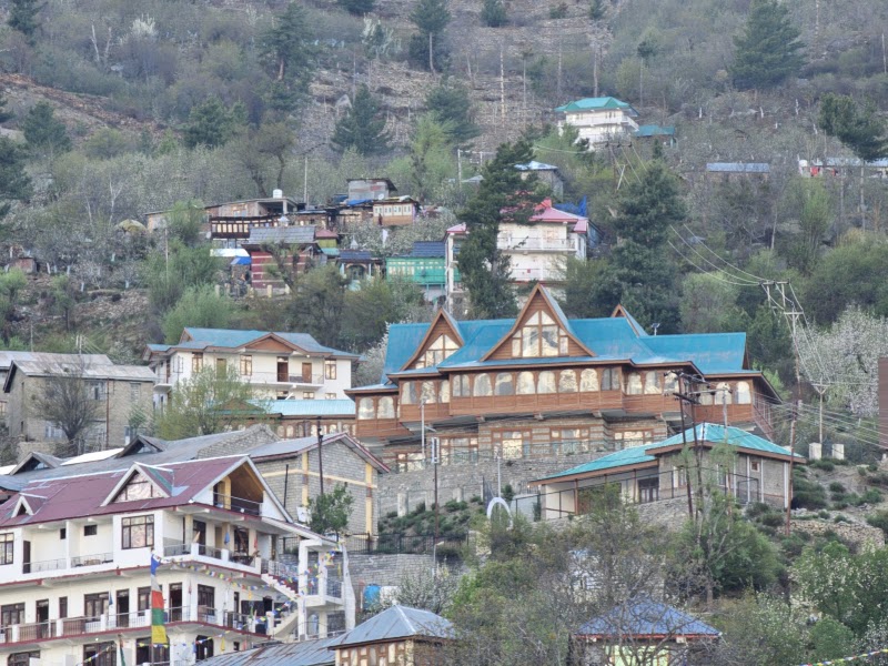 HPTDC Hotel The Kinner Kailash - HPTDC Hotel The Kinner Kailash G7J2+WFC, Kalpa, Saryo, Himachal Pradesh 172108, India