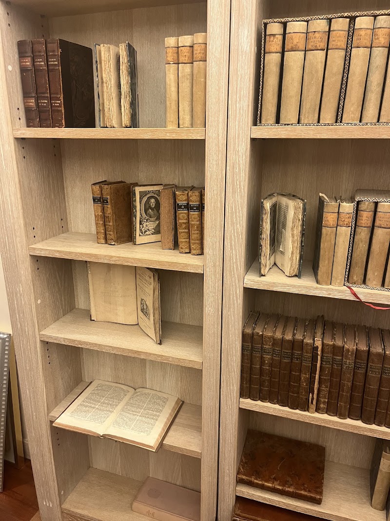 Libreria Antiquaria Borromini - Libreria Antiquaria Borromini, Via degli Orfani, 91, 00186 Roma RM, Italy