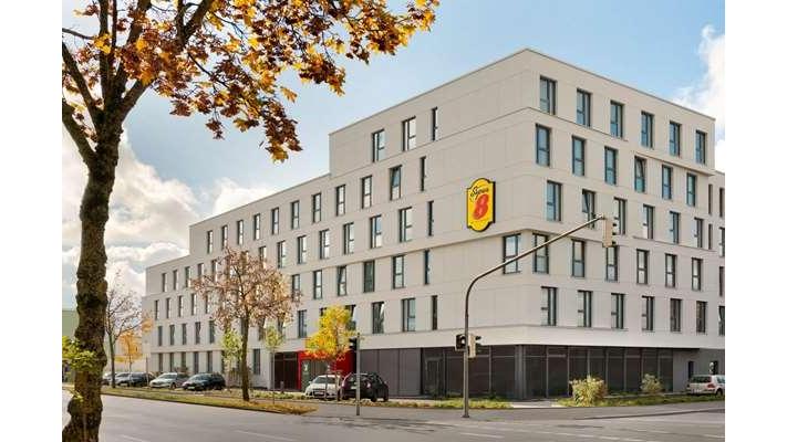Super 8 by Wyndham Augsburg - Super 8 by Wyndham Augsburg, Eichleitnerstraße 9, 86199 Augsburg, Germany