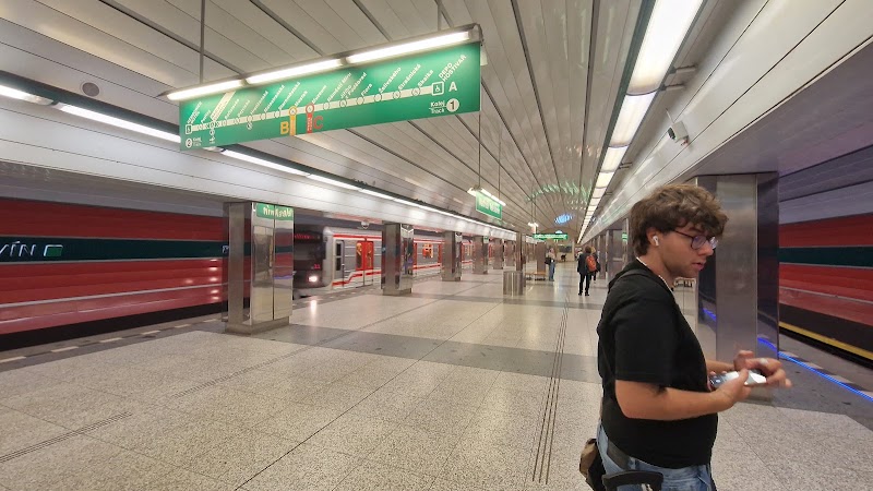 Stanice Metro A Nádraží Veleslavín - Stanice Metro A Nádraží Veleslavín, Veleslavínská 160/00, 160 00 Praha 6, Czechia