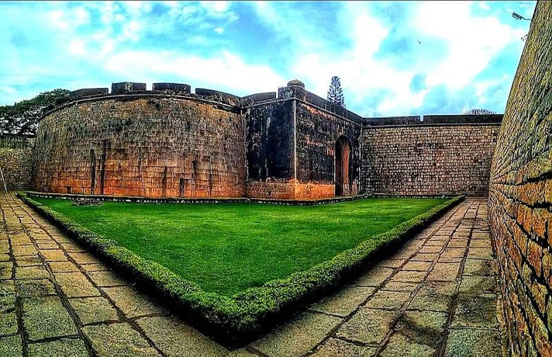 Bengaluru Fort - Bengaluru Fort XH7G+49C, Krishna Rajendra Rd, New Tharagupet, Bengaluru, Karnataka 560002, India
