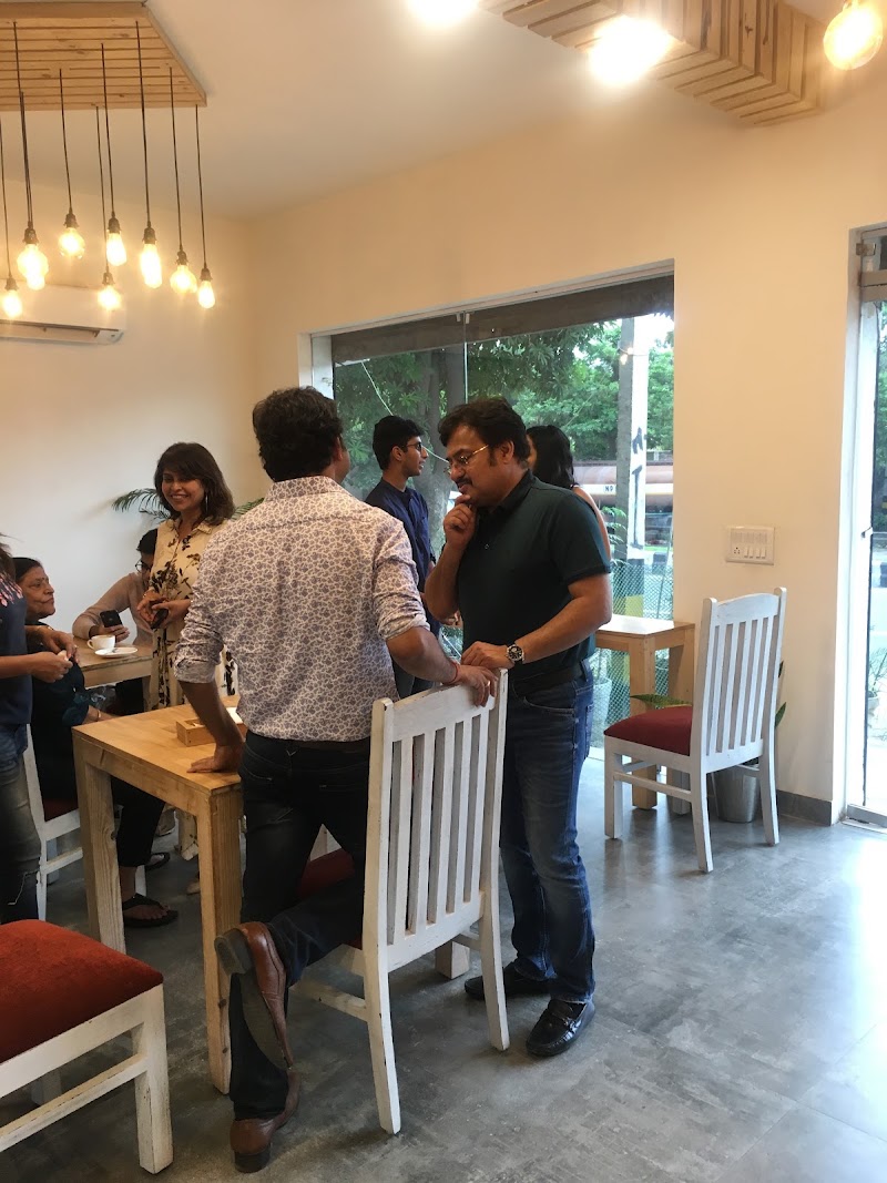 The Green Dot Theory, South Delhi - The Green Dot Theory, South Delhi B-3 Bhatti, Main Rd, Dera Village, Dera Mandi, New Delhi, Delhi 110074, India