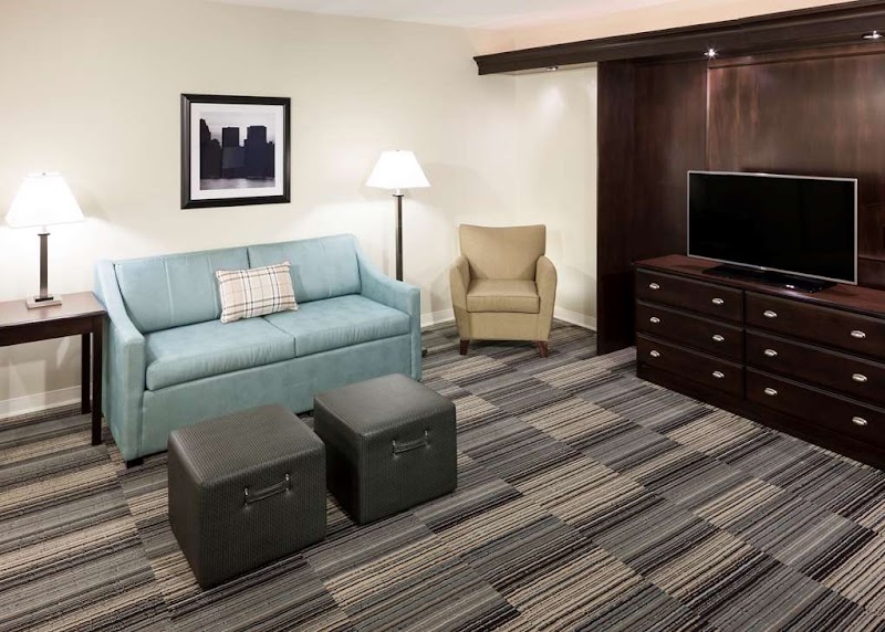Hampton Inn & Suites Omaha-Downtown - Hampton Inn & Suites Omaha-Downtown, 1212 Cuming St, Omaha, NE 68102, USA