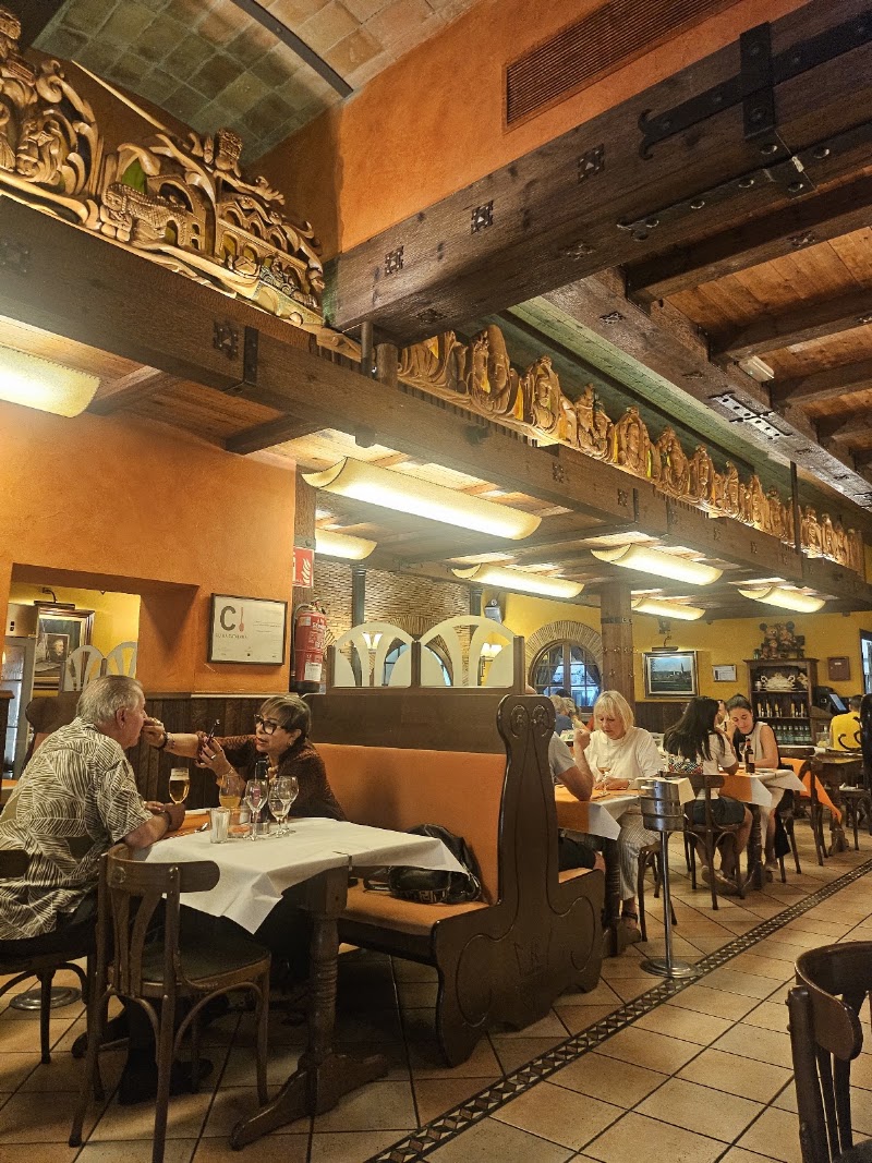 Casa Marieta Restaurant - Casa Marieta Restaurant Pl. de la Independència, 5, 6, 17001 Girona, Spain