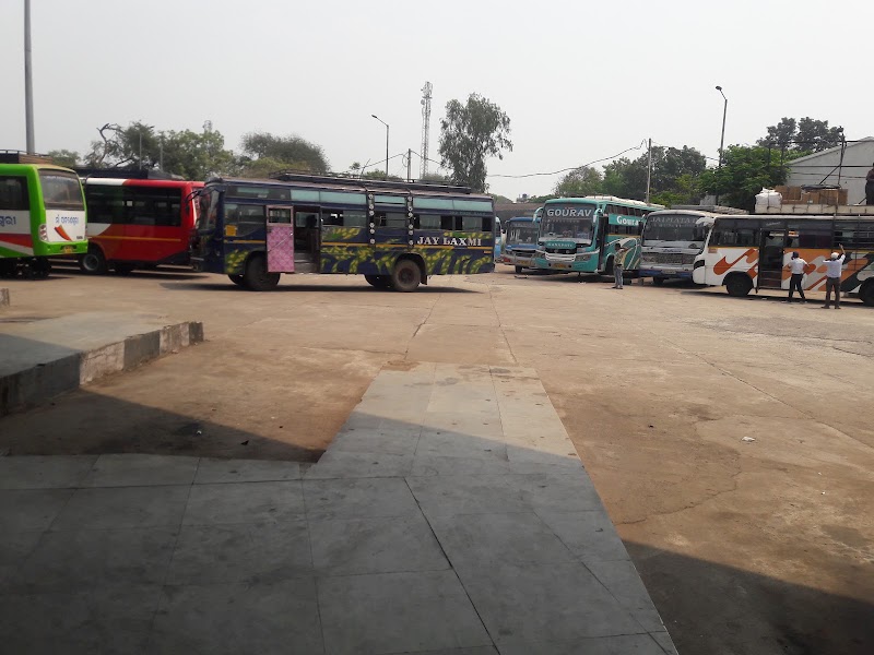 Ainthapali Private Bus Stand - Ainthapali Private Bus Stand, Bus Terminal, Ainthapali, Sambalpur, Odisha 768006, India