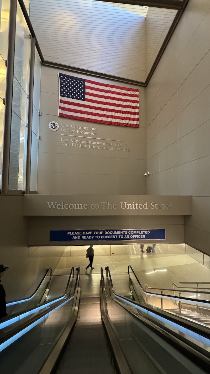 LAX Terminal B Lower Level FlyAway Stop - LAX Terminal B Lower Level FlyAway Stop Los Angeles, CA 90045, USA