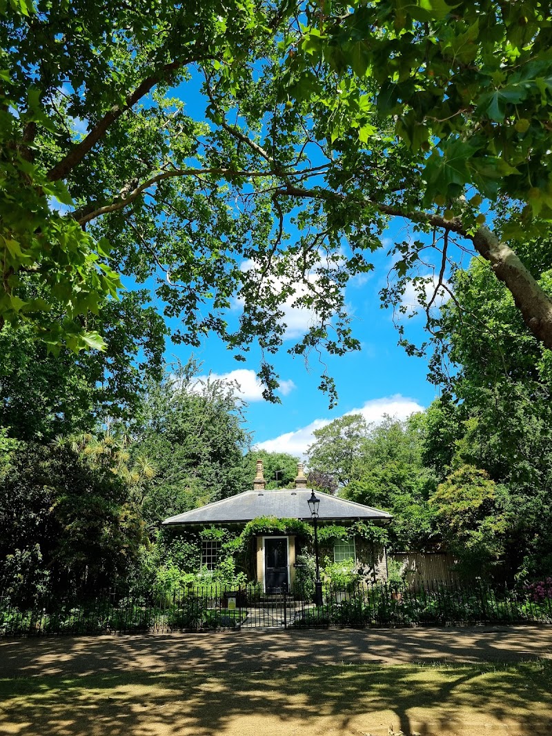 Serpentine Lodge - Serpentine Lodge Hyde Park, Serpentine Rd, London W2 2UH, UK