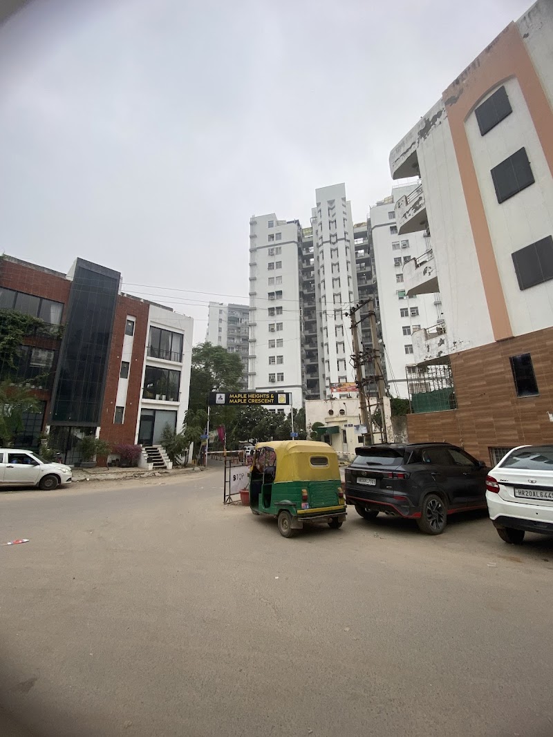 Maple Heights & Maple Crescent Club - Maple Heights & Maple Crescent Club, F32J+R83, Block C, Sushant Lok Phase I, Sector 43, Gurugram, Haryana 122009, India