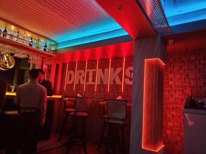 Osm Restro & Lounge - Osm Restro & Lounge Norbula Complex, Mahatma Gandhi Marg, Arithang, Gangtok, Sikkim 737101, India