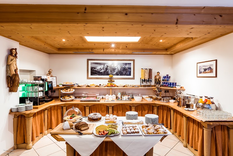 Pension Vernel - Pension Vernel Str. Val, 49, 39047 Santa Cristina Valgardena BZ, Italy