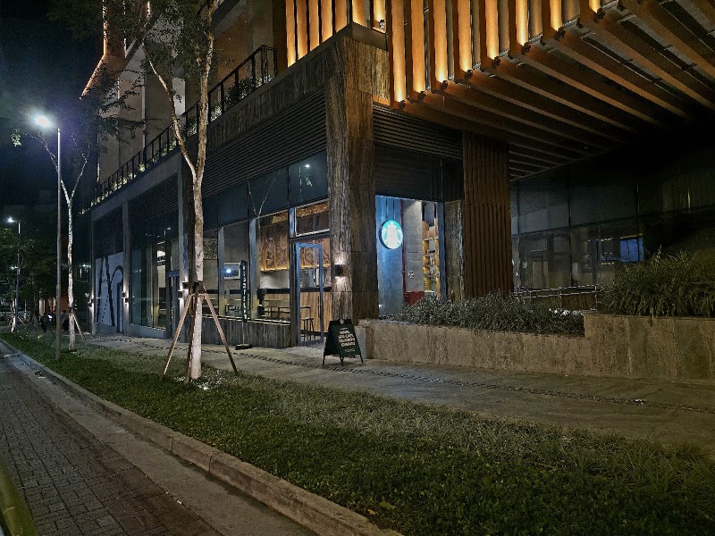 Starbucks - Starbucks, Condomínio JK Square - Rua Ibiaté, 90 - Itaim Bibi, São Paulo - SP, 04530-030, Brazil