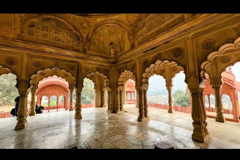 Moosi Maharani Ki Chhatri - Moosi Maharani Ki Chhatri HH9V+P5X, City Palace Rd, Mohalla Ladiya, Alwar, Rajasthan 301001, India