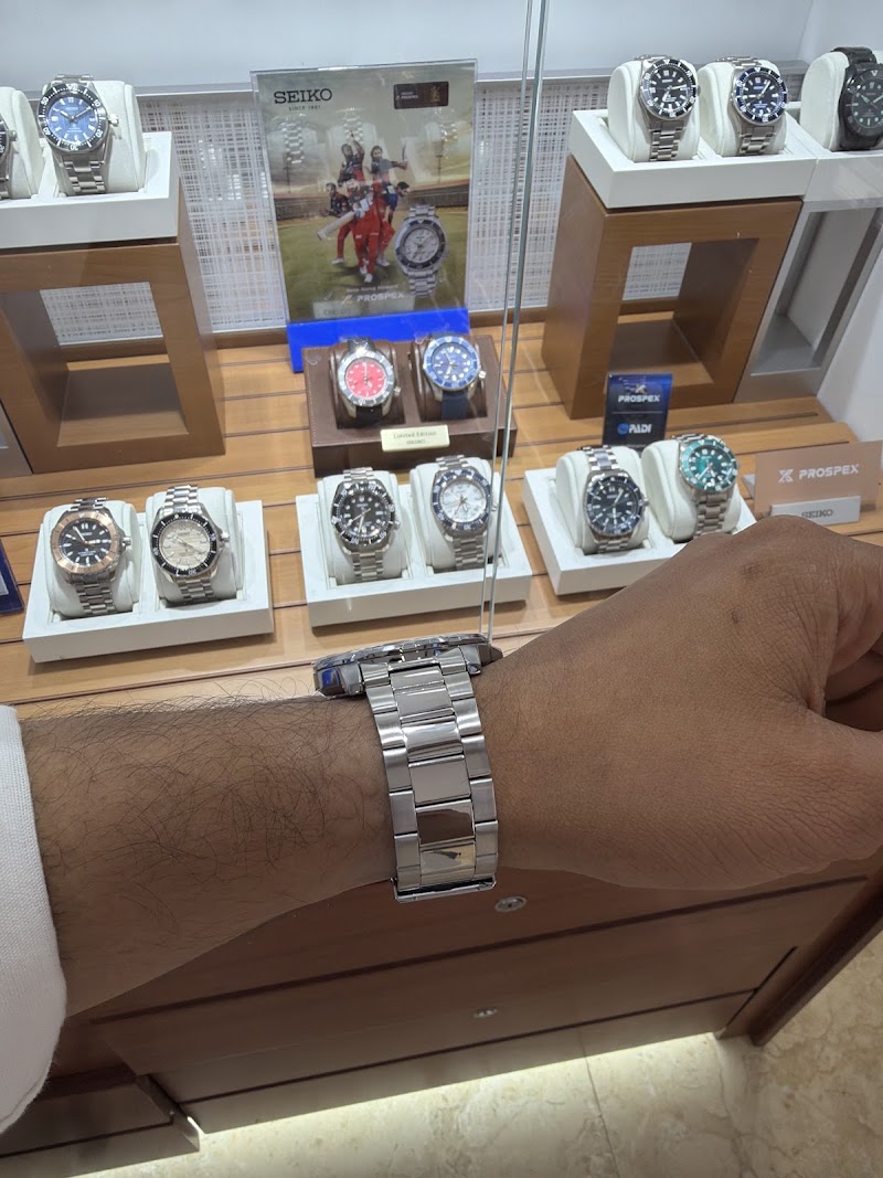 World Of Watches - Ambience Mall - World Of Watches - Ambience Mall UN F109 First, Floor, 1st, Ambience Mall, NH-8, Ambience Island, DLF Phase 3, Sector 24, Gurugram, Haryana 122010, India