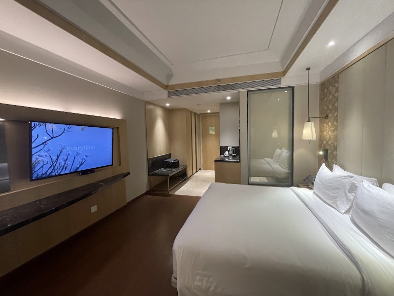 Radisson Hotel Bhopal - Radisson Hotel Bhopal E-8, Gulmohar Main Rd, opposite Savoy Complex, Bawadiya Kalan, Gulmohar Colony, Bhopal, Madhya Pradesh 462039, India