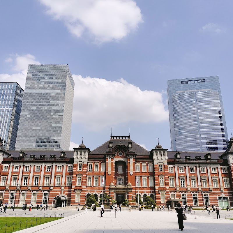 Marunouchi Tokyo Station Square