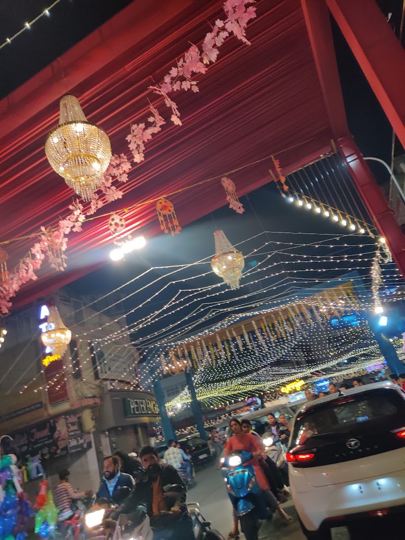 Bapu Bazaar Shopping Street, Udaipur - Bapu Bazaar Shopping Street, Udaipur, 233-229, Bapu Bazar Main Rd, Old City, Bapu Bazar, Nada Khada, Udaipur, Rajasthan 313001, India
