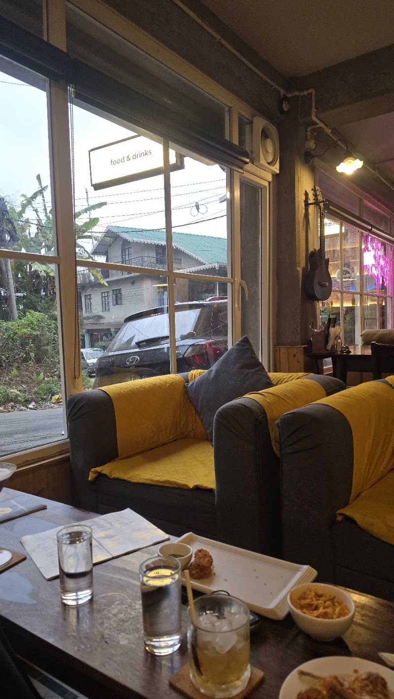 THE KALIMPONG LOCAL, bistro - THE KALIMPONG LOCAL, bistro 3F79+2RG, Rinkingpong Road, near The Forest Museum, Kalimpong Khasmahal, Kalimpong, West Bengal 734301, India