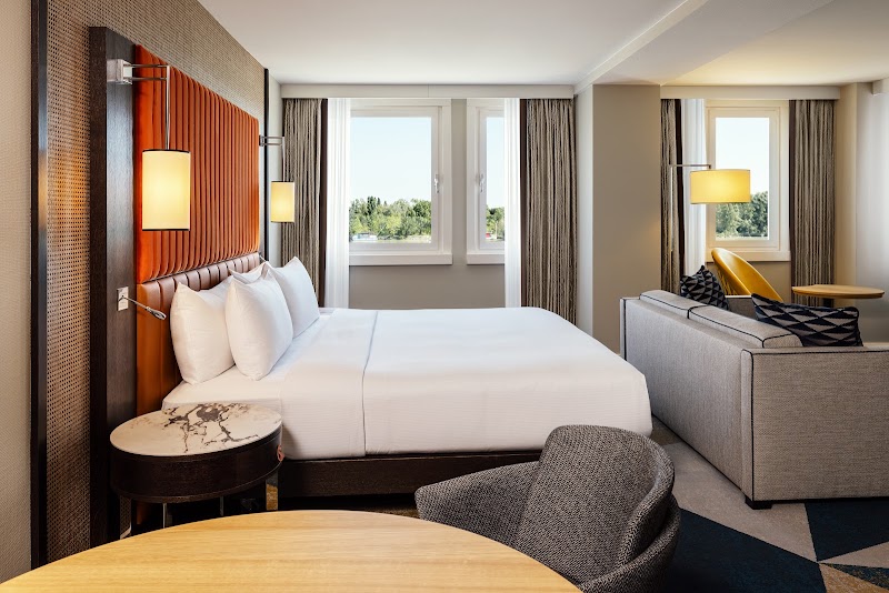 Hilton Vienna Waterfront - Hilton Vienna Waterfront Handelskai 269, 1020 Wien, Austria