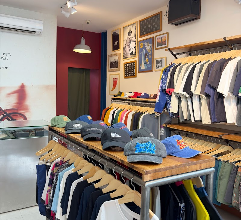 Deus Ex Machina - Nusa Lembongan - Deus Ex Machina - Nusa Lembongan, Dusan Kaja Jl. Jungutbatu, Nusa, Lembongan, Kec. Nusa Penida, Kabupaten Klungkung, Bali 80771, Indonesia