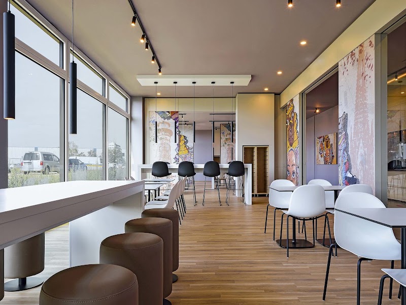B&B HOTEL Köln-Ehrenfeld - B&B HOTEL Köln-Ehrenfeld Mercedes-Allee 6, 50825 Köln, Germany
