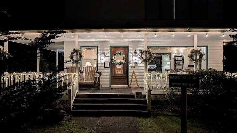 Cullen's Home (From books) - Cullen's Home (From books), 3333 NW Quimby St, Portland, OR 97210, USA