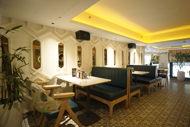 Cafe Sandoz - N Block, CP