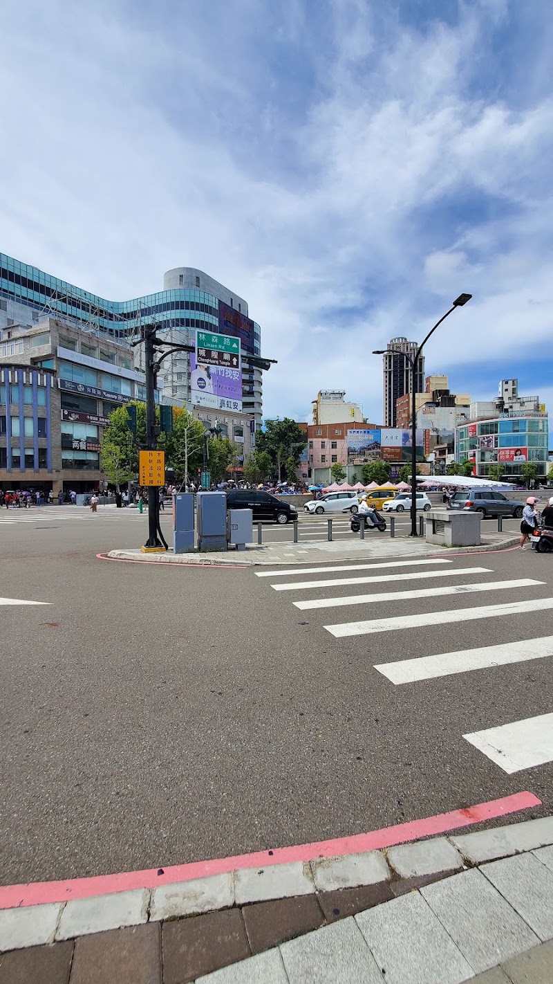 新竹火車站 - 新竹火車站, East District, Hsinchu City, Taiwan 300