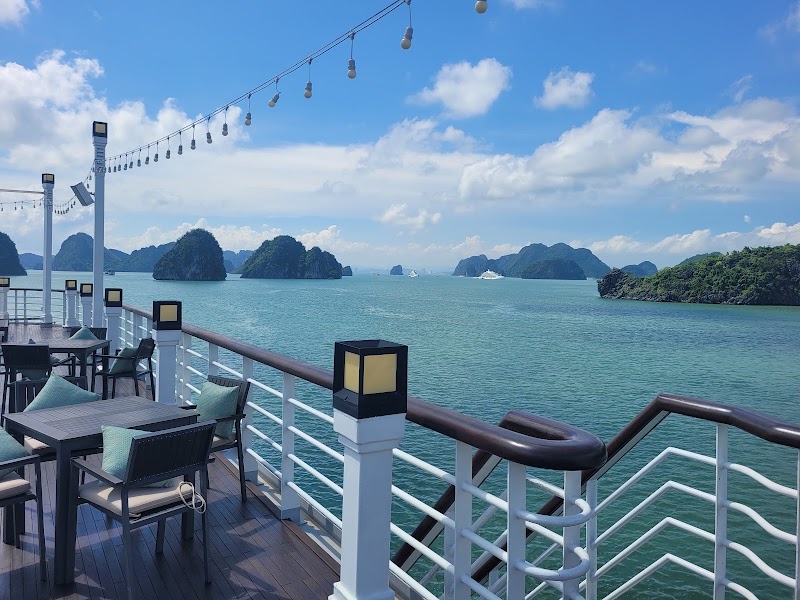 Paradise Grand Cruise - Paradise Grand Cruise No. 01 Tuan Chau Marina, Halong Bay, Ha Long, Quảng Ninh 200000, Vietnam