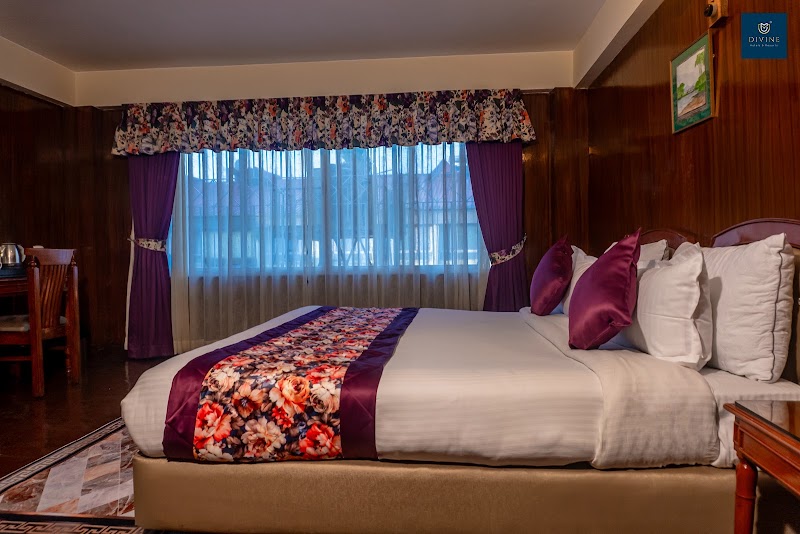 Divine Himalayan Resort - Divine Himalayan Resort, 26, Gandhi Rd, Limbugaon, Darjeeling, West Bengal 734101, India