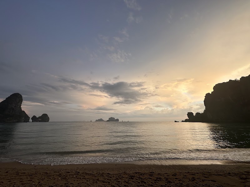 Tonsai Beach - Tonsai Beach Tonsai Beach, Ao Nang, Mueang Krabi District, Krabi 81180, Thailand