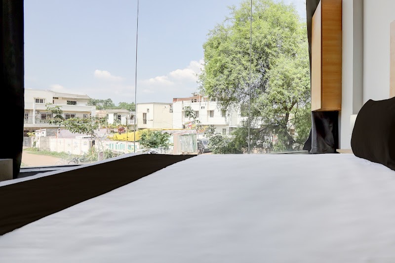 Hotel O by OYO The Bell Oak - Hotel O by OYO The Bell Oak, Ward no 46, LIG 582, Pulgaon Bypass Road, opposite Jain Mandir Road, Padmanabhpur, Bhilai, Chhattisgarh 491001, India