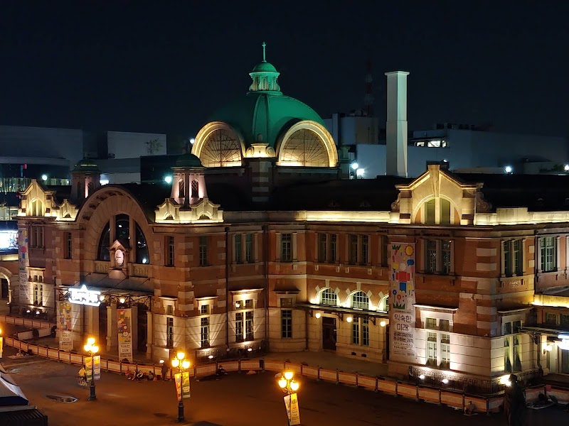 Seoul Station - Seoul Station 405 Hangang-daero, Yongsan District, Seoul, South Korea