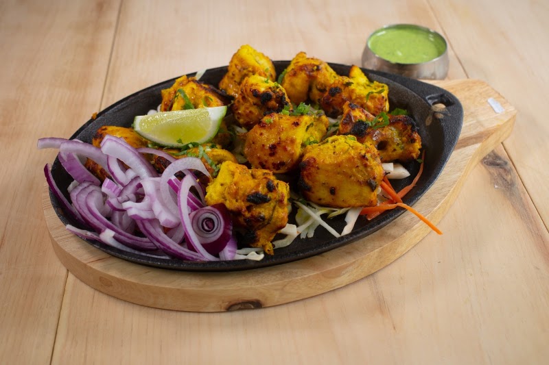 Bombay To Mumbai - Fine Indian & Hakka Restaurant - Bombay To Mumbai - Fine Indian & Hakka Restaurant 135 Queenston St, St. Catharines, ON L2R 2Z8, Canada