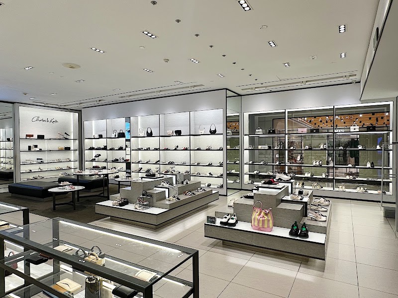 CHARLES & KEITH Vincom Dong Khoi - CHARLES & KEITH Vincom Dong Khoi, B1-03-05 Vincom, Đồng Khởi Lê Thánh Tôn, Street, Sài Gòn, Hồ Chí Minh 71000, Vietnam