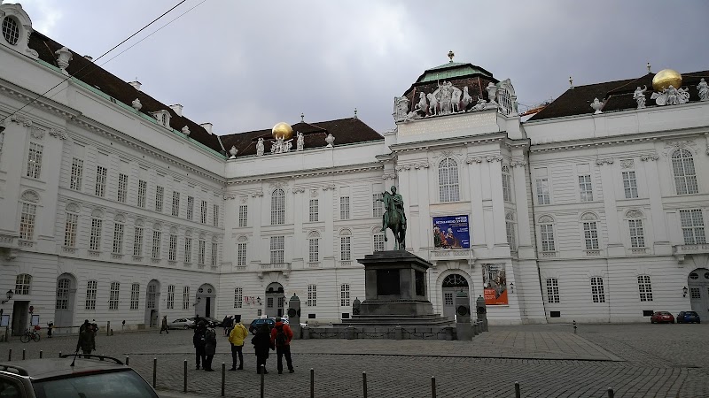 Rent Apartment - Rent Apartment Pichlergasse 4, 1090 Wien, Austria
