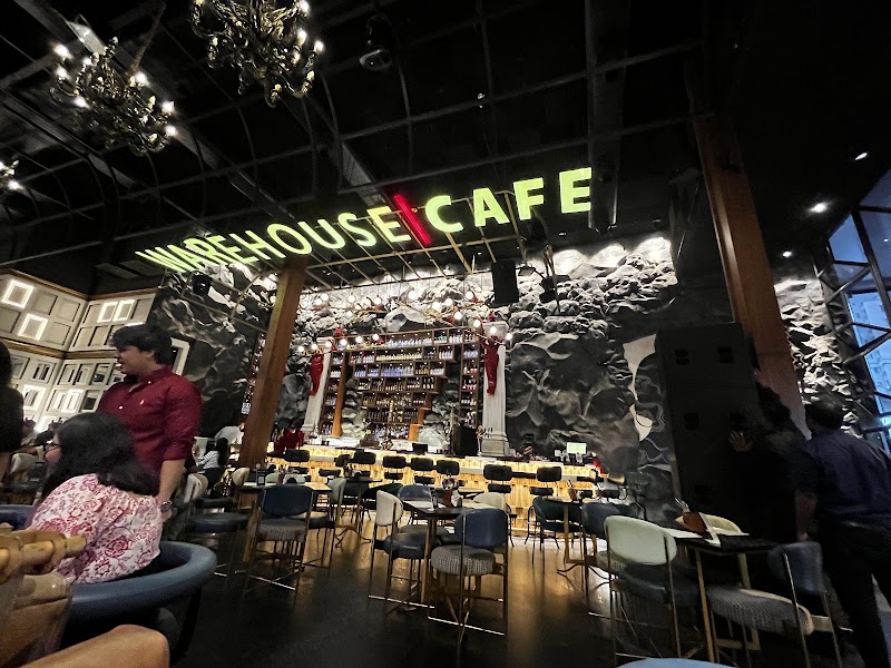 Warehouse Cafe - Warehouse Cafe 4th Floor, Southcity Mall, Prince Anwar Shah Rd, South City Complex, Jadavpur, Kolkata, West Bengal 700068, India