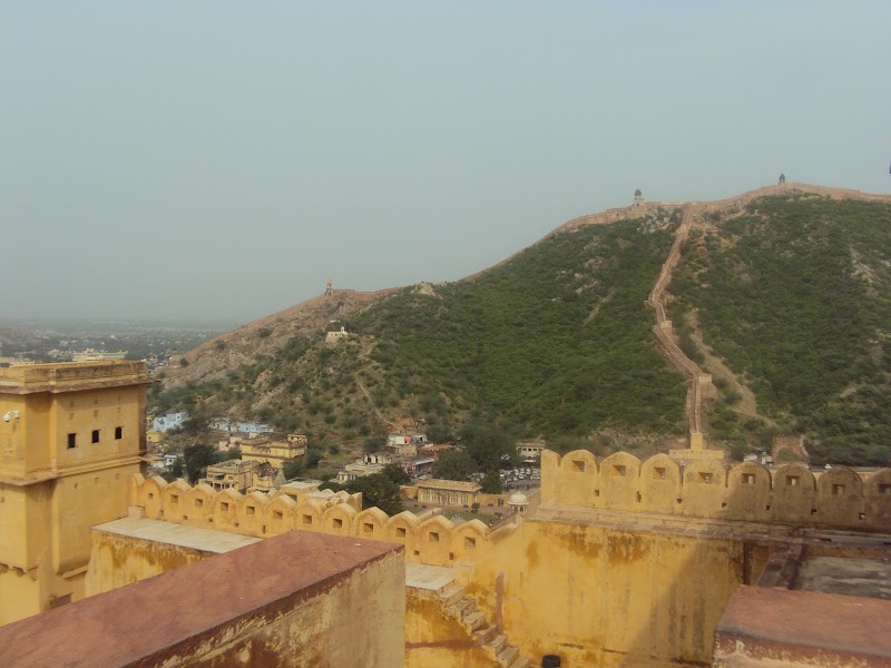 Great Wall Of Amer - Great Wall Of Amer XVM4+RJV, in front of amber fort, Amer, Jaipur, Rajasthan 302028, India
