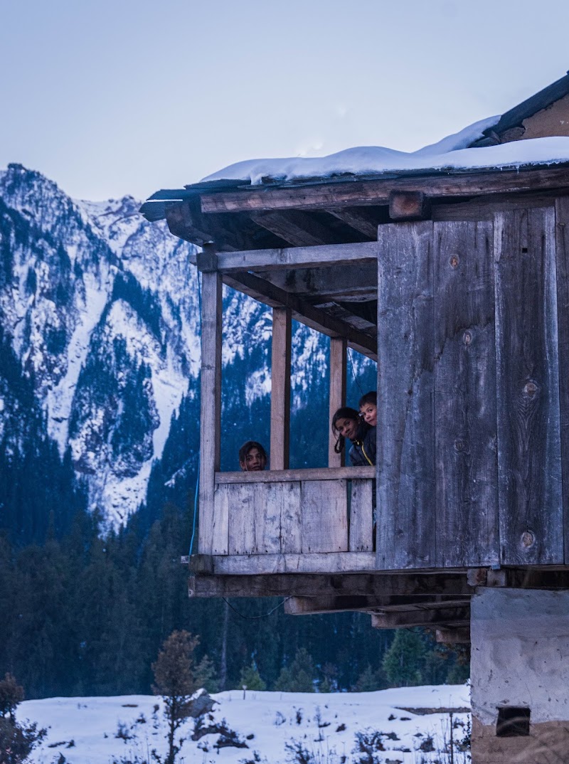 Tirthan Nature Cottages - Tirthan Valley (Tirthan Stay) - Tirthan Nature Cottages - Tirthan Valley (Tirthan Stay) Unnamed RoadMd28, Gushaini, Chippni, Himachal Pradesh 175123, India