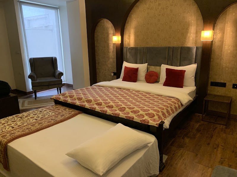 The Gulmohar Mansion - Boutique Stay in Jaipur - The Gulmohar Mansion - Boutique Stay in Jaipur B-7, Bhawani Singh Rd, ESIC Colony, C Scheme, Lalkothi, Jaipur, Rajasthan 302001, India
