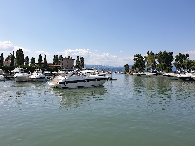 Nautica Pioppi srl - Nautica Pioppi srl Piazza Marina, 1, 37019 Peschiera del Garda VR, Italy