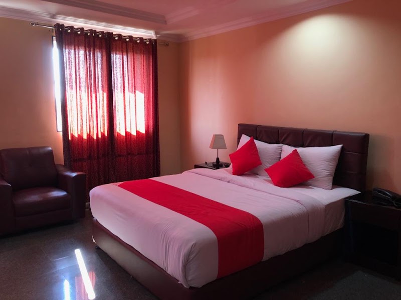 Ratna Forever Hotel - Ratna Forever Hotel, Nitte Parapady, Karnataka 574110, India
