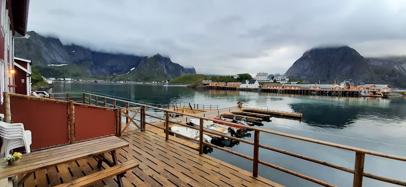 Rostad Retro Rorbuer - Rostad Retro Rorbuer Olenilsøy, 8390 Reine, Norway