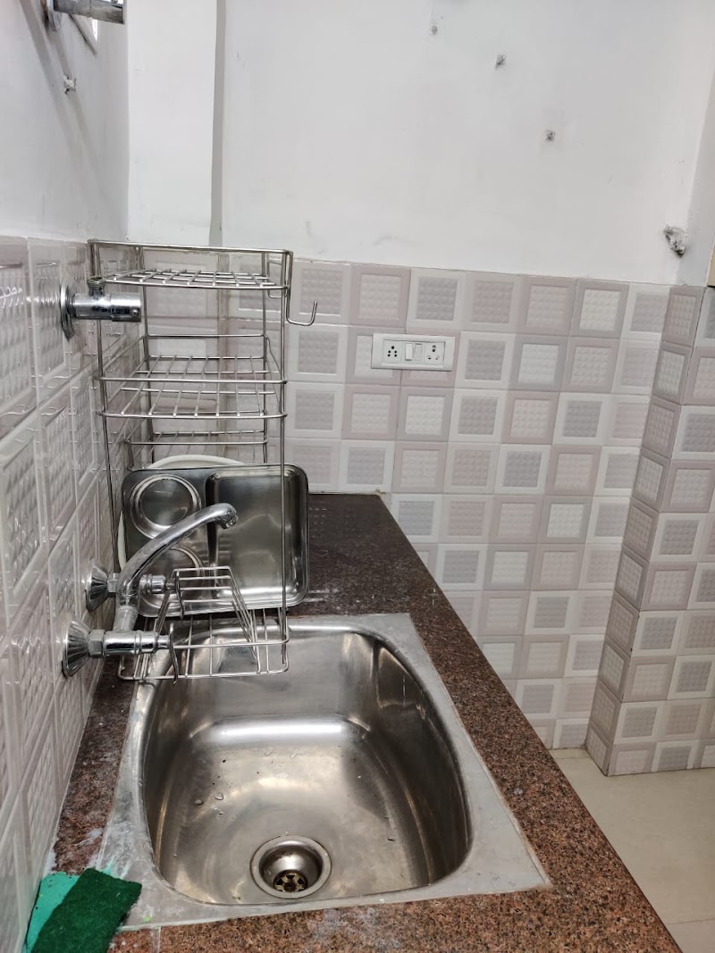 Comfort Rooms PG - Comfort Rooms PG 9B, Lane No. 4, near kotak Mahindra ATM, metro (Near Made Easy, IGNOU Rd, near saket, Saiyad ul Ajaib, Saket, New Delhi, Delhi 110030, India