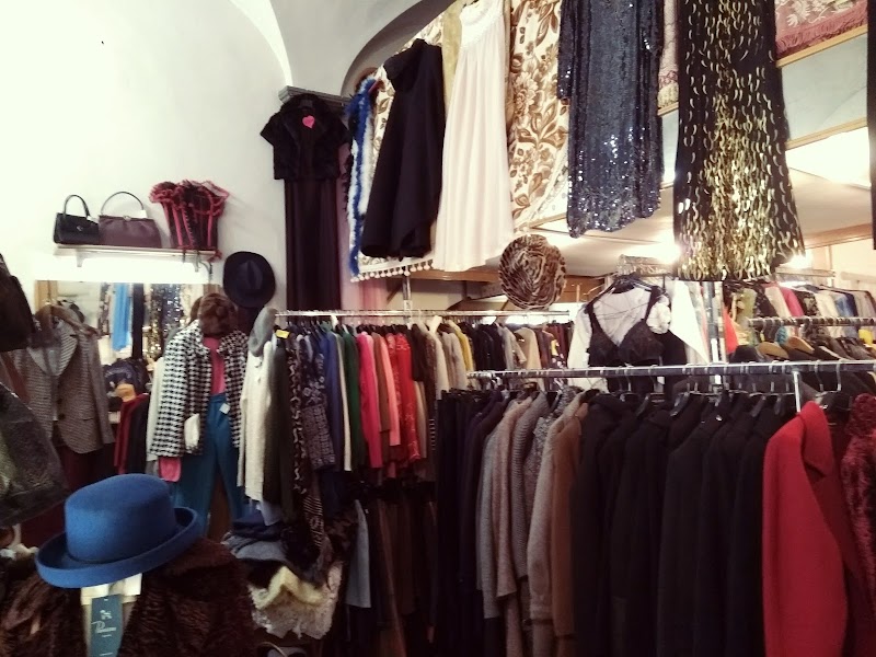 Clochard - Clochard, Via dei Conti, 16r, 50123 Firenze FI, Italy
