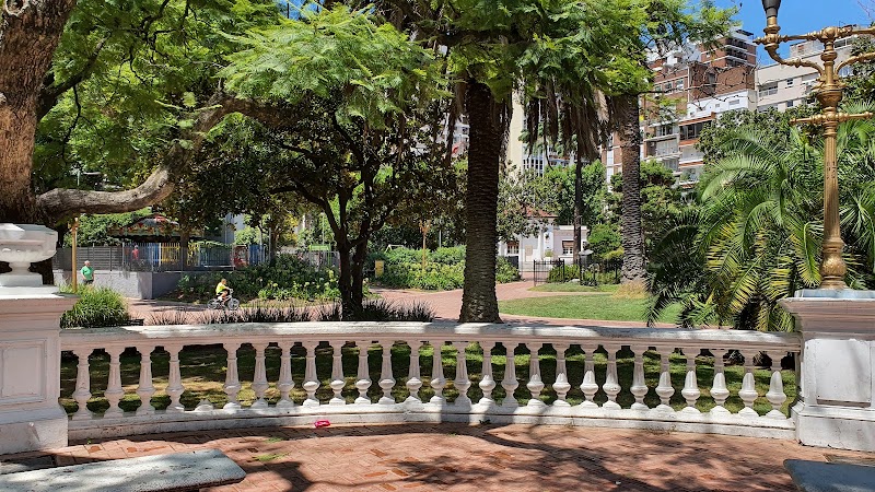Plaza Barrancas de Belgrano - Plaza Barrancas de Belgrano, C. La Pampa 1629, C1428EAA Cdad. Autónoma de Buenos Aires, Argentina