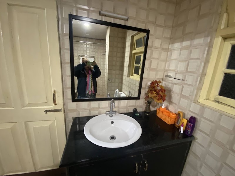 Classic Guest House - Classic Guest House 27W9+47C, Manbari Basti, Darjeeling, West Bengal 734101, India