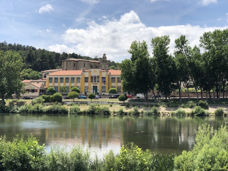 Centro Público de Educación de Personas Adultas (CEPA) "Real Aquende" - Centro Público de Educación de Personas Adultas (CEPA) "Real Aquende", P.º de La Arboleda, 6, 09200 Miranda de Ebro, Burgos, Spain