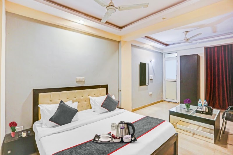Townhouse by OYO Zodiac Near Botanic Garden of Indian Republic - Townhouse by OYO Zodiac Near Botanic Garden of Indian Republic Plot No.2, near Green Valley Chowk, A block, Sector 48, Noida, Uttar Pradesh 201301, India